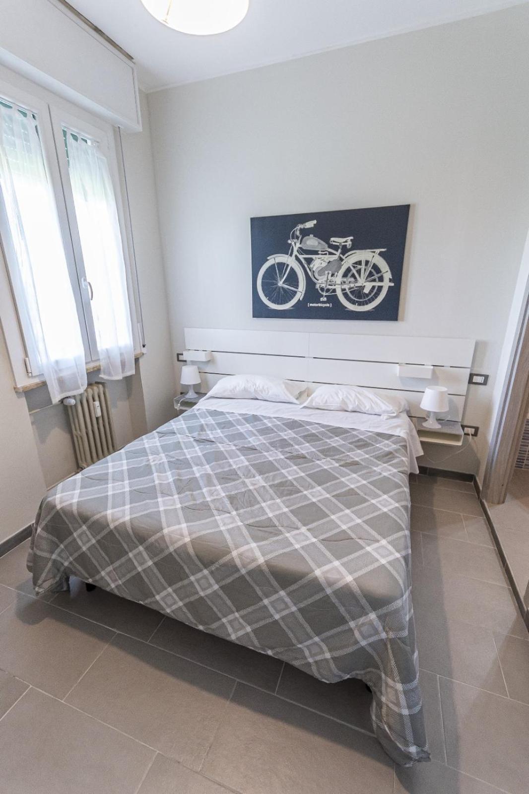 Fare Bnb - Room Del Parco Реджонель-Эмилия Экстерьер фото
