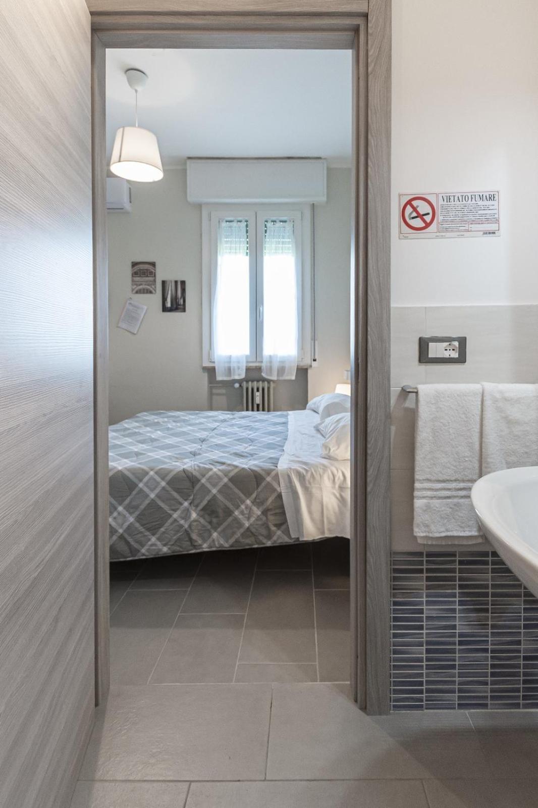 Fare Bnb - Room Del Parco Реджонель-Эмилия Экстерьер фото